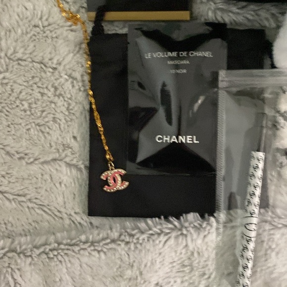 Chanel bundle - Picture 10 of 11